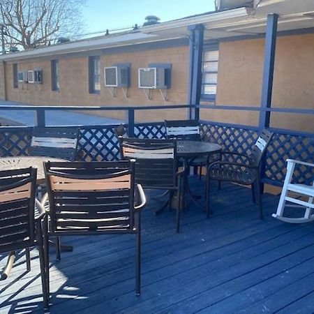 Andy Griffith Parkway Inn ماونت إيري المظهر الخارجي الصورة
